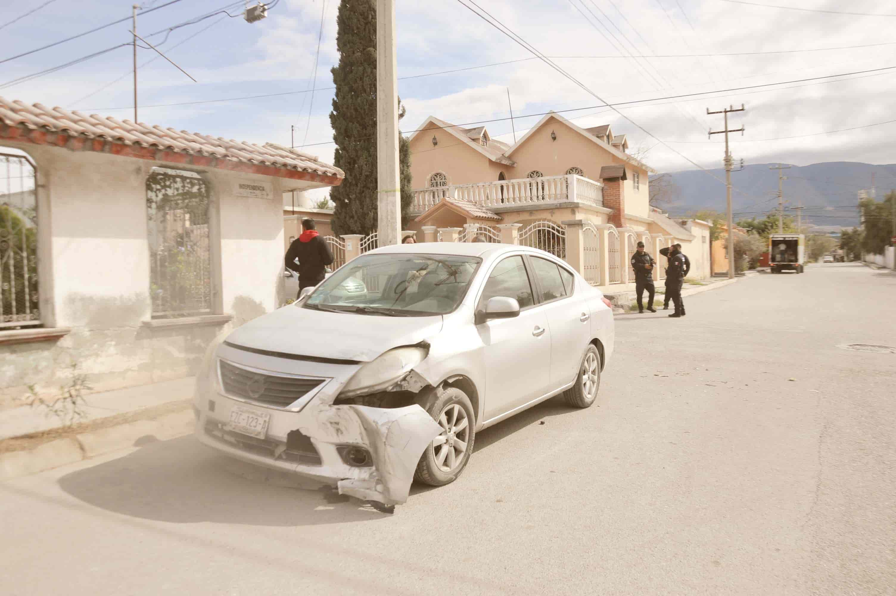 Una mujer se estampó contra una pipa