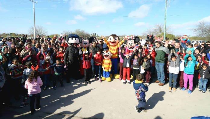 Realizan policías posada navideña 