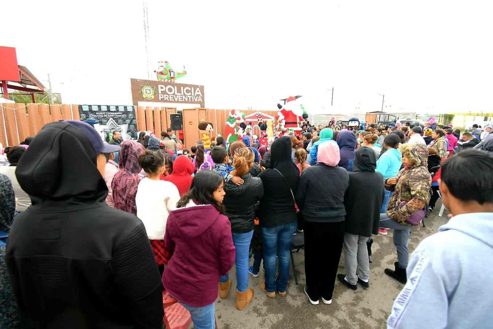 Realizan policías posada navideña 