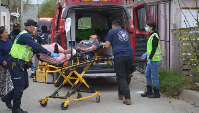 Balean guardias a joven de 20 años