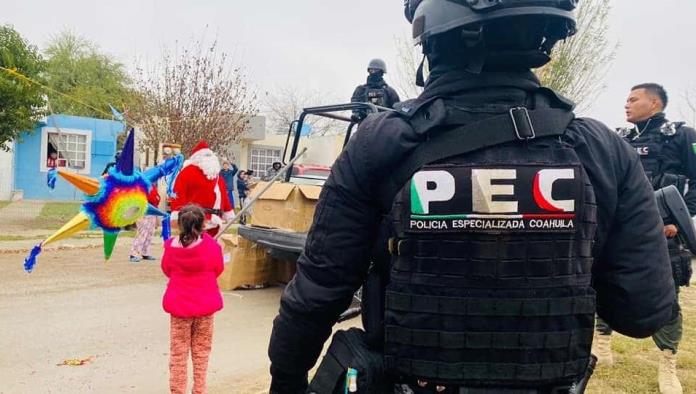 Recorre Allende caravana navideña 