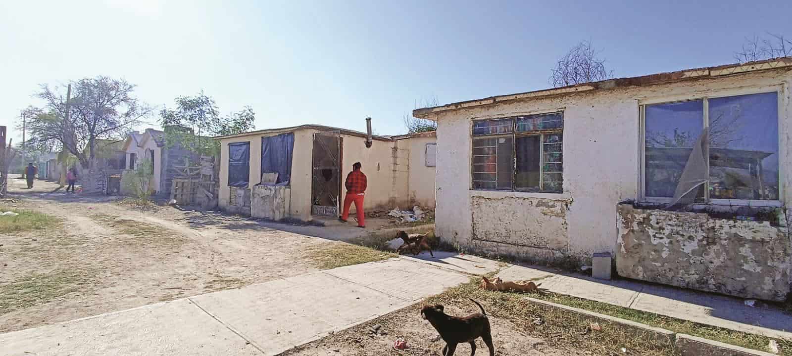 Viven en las Moritas sin luz y sin agua 