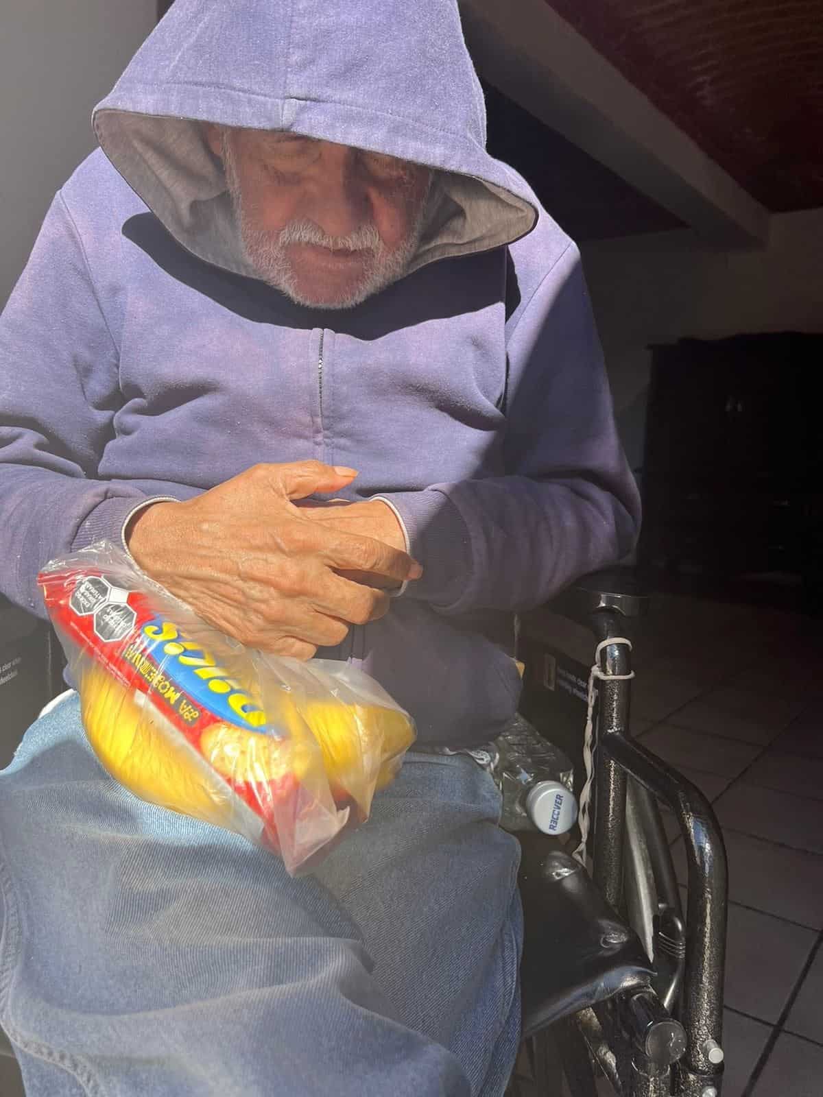 Cálida Navidad Viven abuelitos 