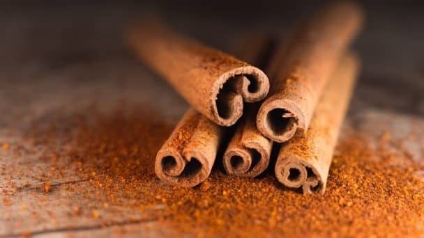 ¿Cómo usar la canela para atraer el amor? TikTok hace viral el ritual “más efectivo”