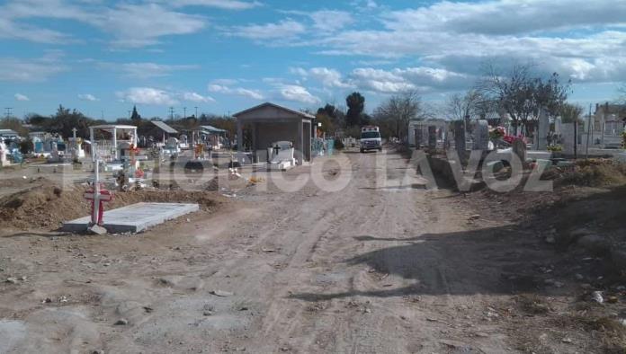 Fallece abuelito al visitar tumba en panteón