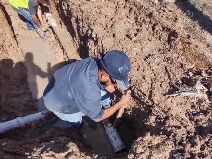 Reparan red hidráulica en colonia 2 de Agosto 