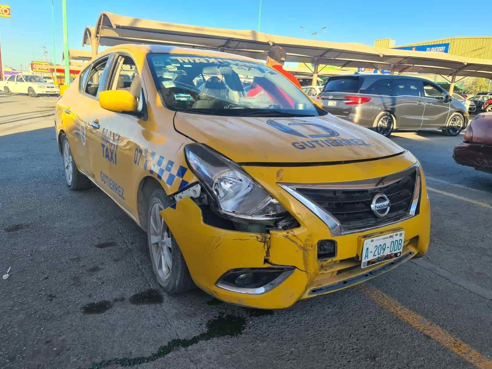 Embiste taxista a motociclista