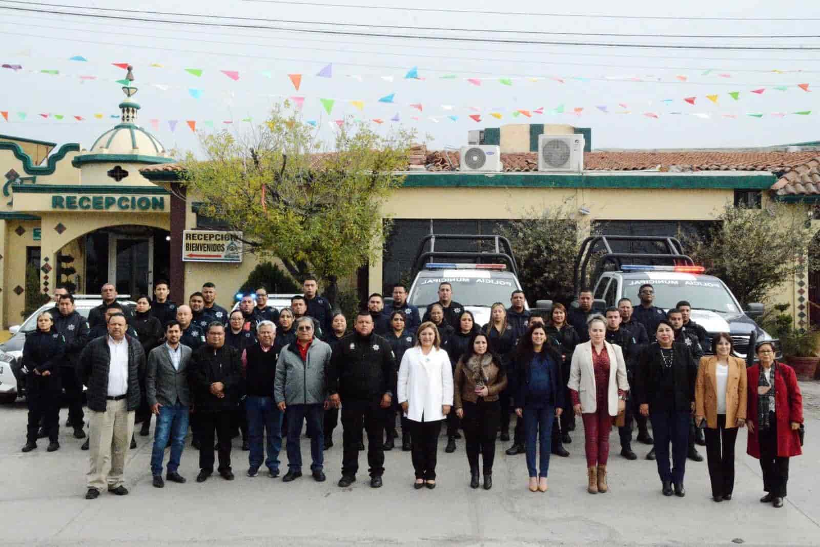 Reconoce Diana a policías en su día