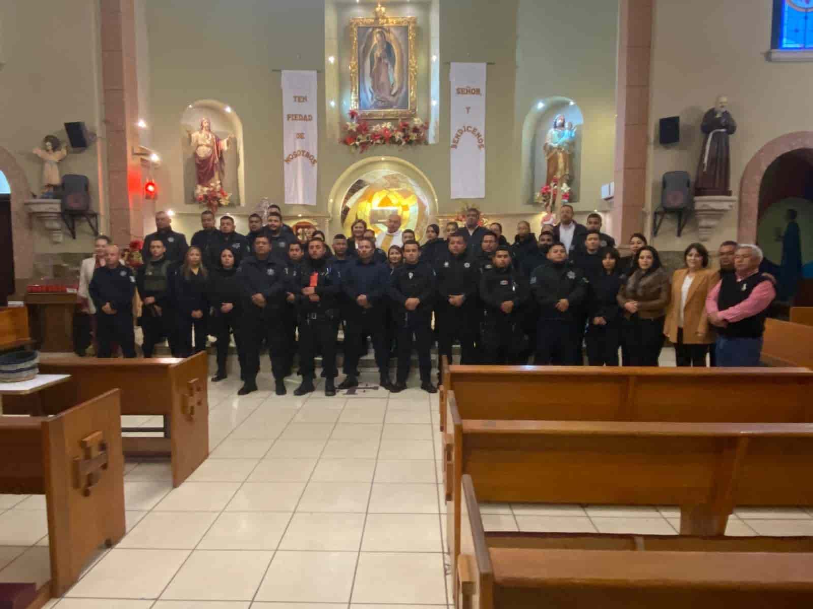 Reconoce Diana a policías en su día