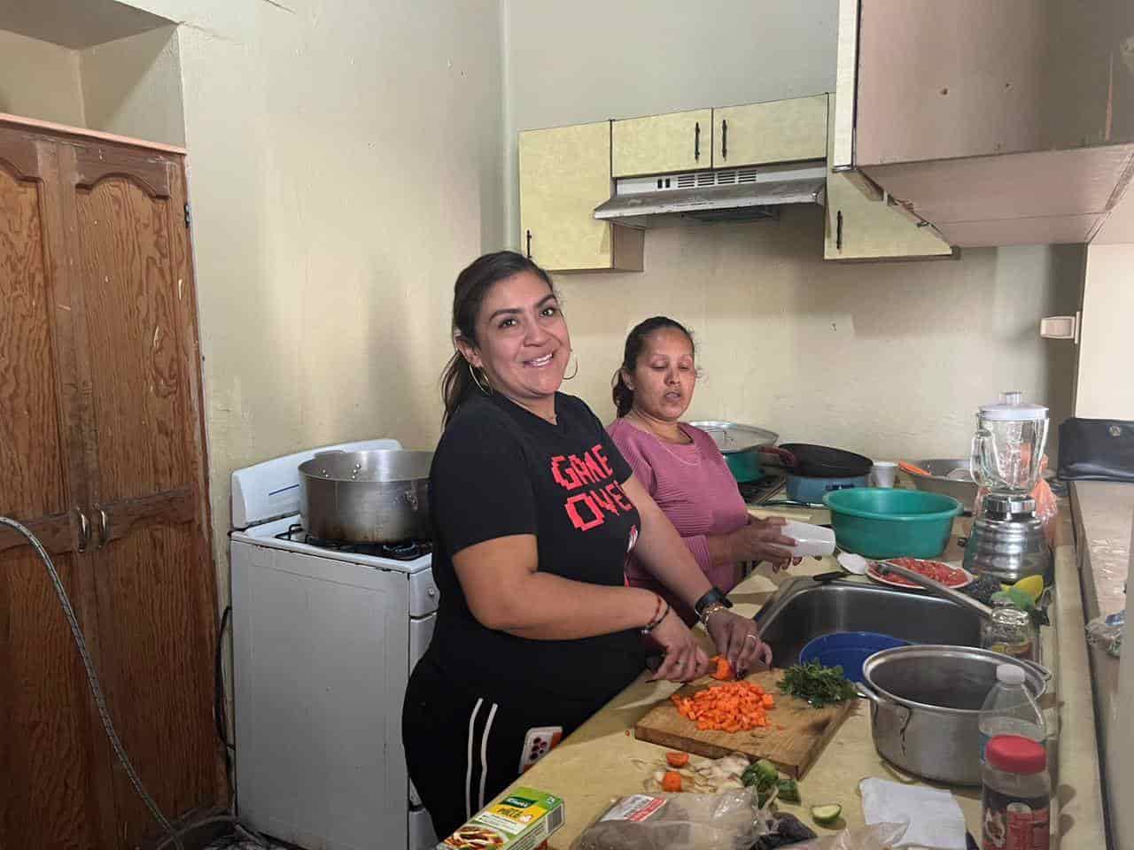Reactivan comedores para adultos mayores