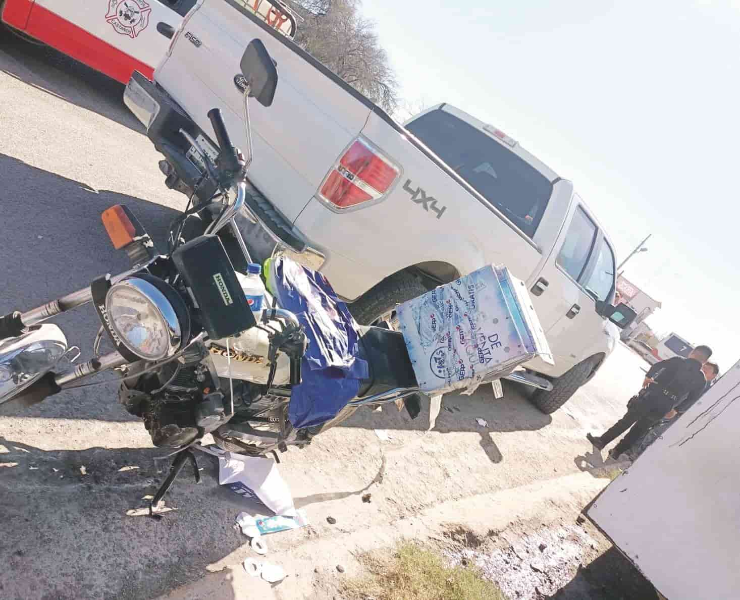 Se le atraviesa a motociclista 