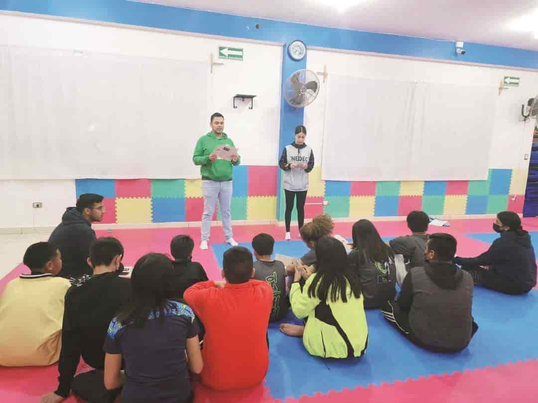 Brindan platicas de nutrición a entrenadores y atletas