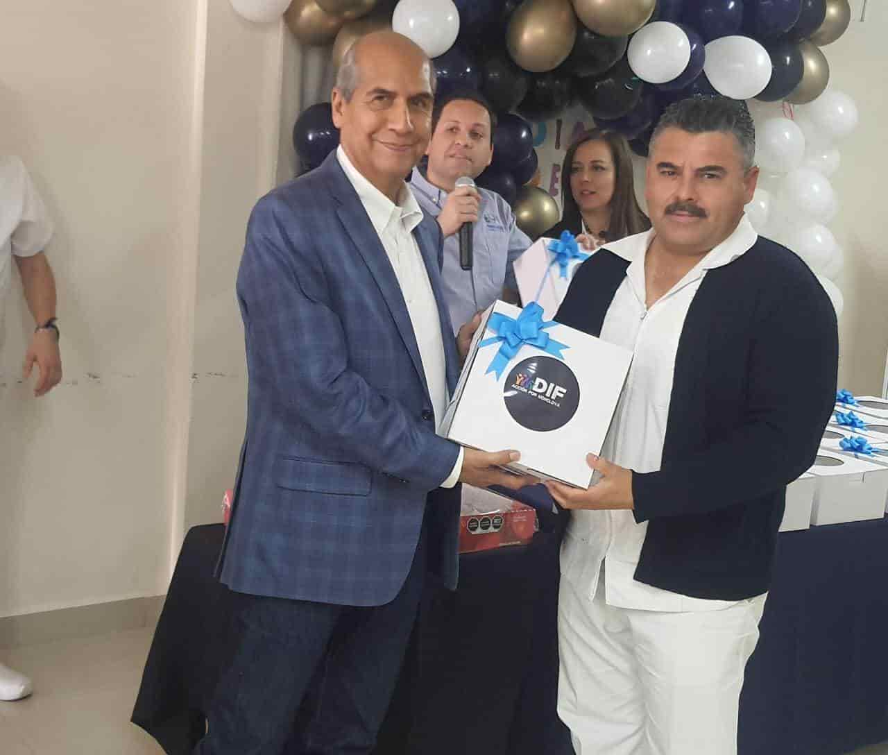 Celebra DIF a enfermeras