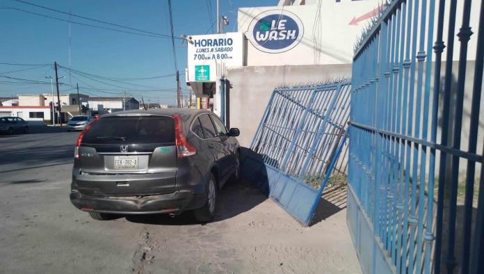 Choca ‘troca’ y sale huyendo