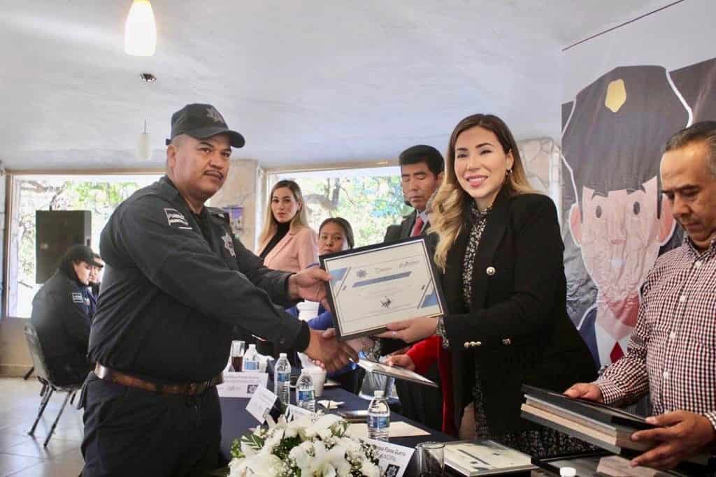 Reconoce Tania labor de Policías