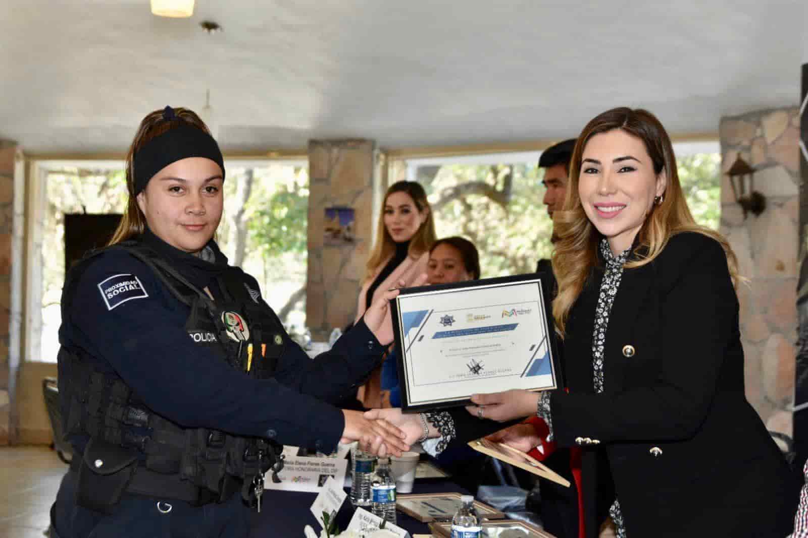 Reconoce Tania labor de Policías