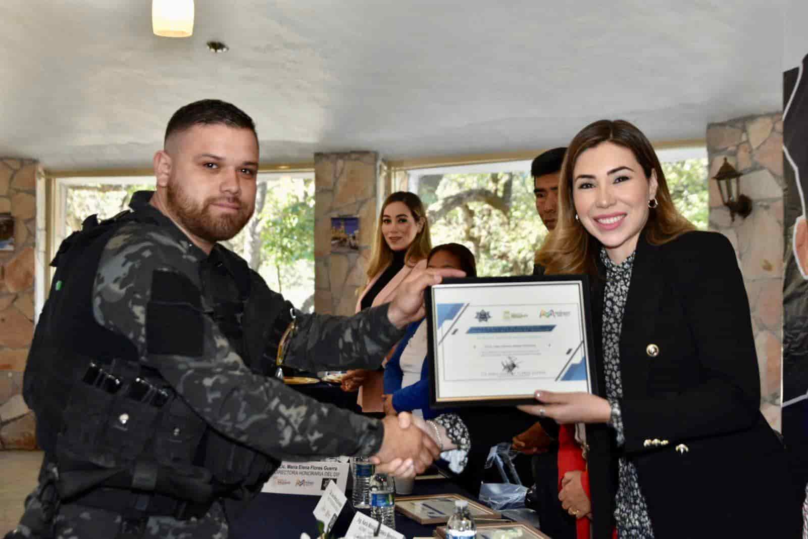 Reconoce Tania labor de Policías