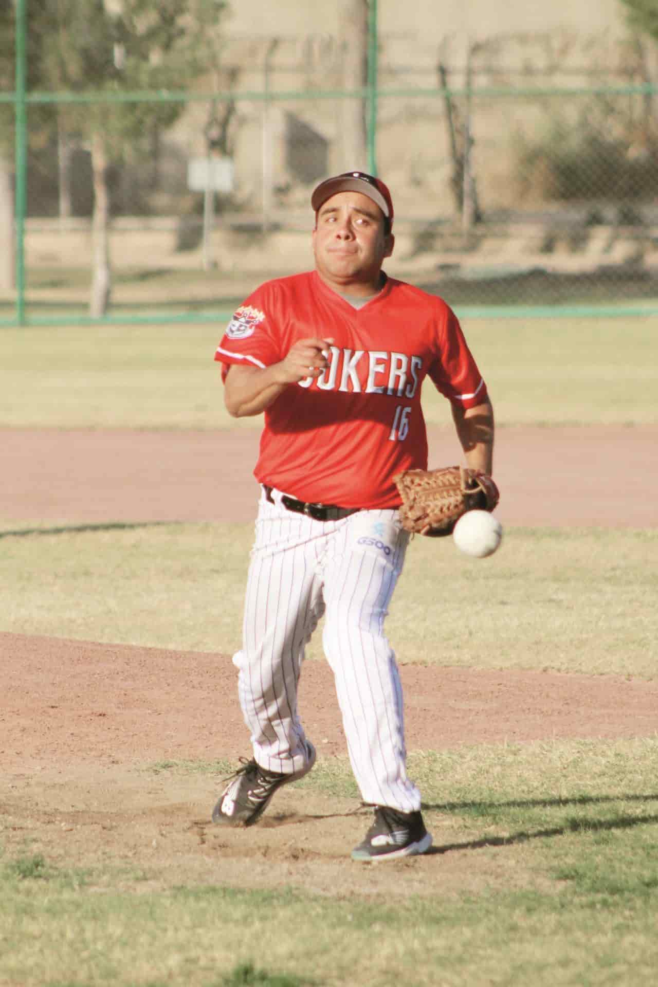 Manuel Mata lanzó sin hit ni carrera