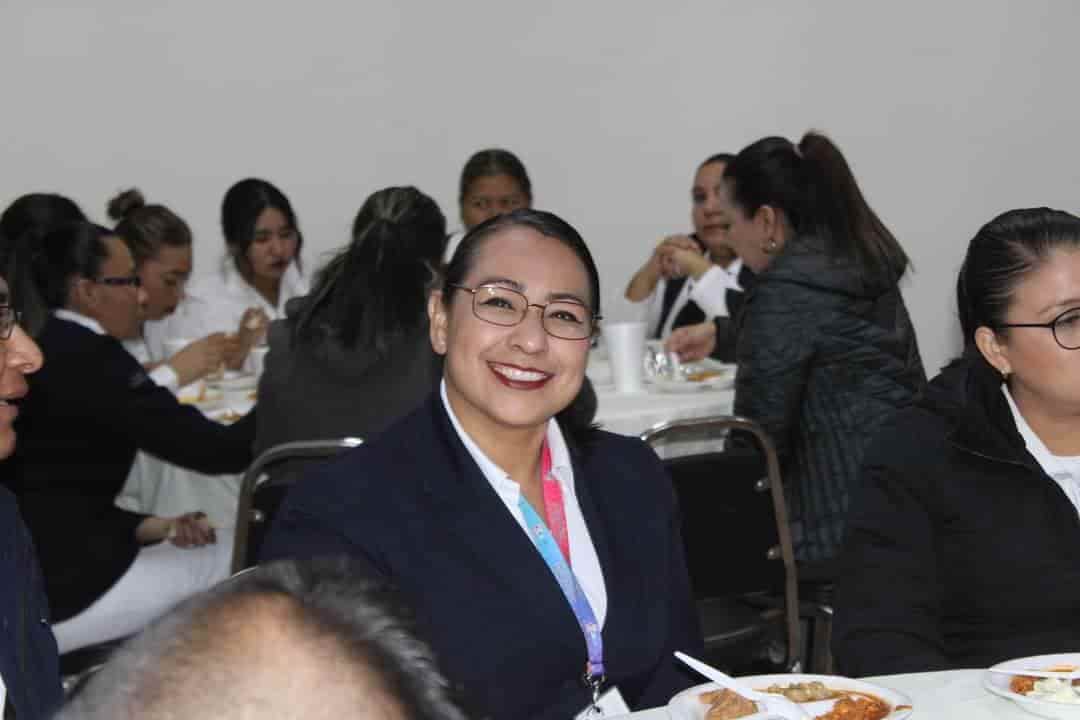 Festeja Beto a enfermeros cieneguenses
