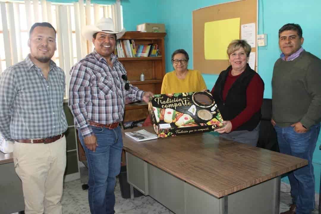 Recorre escuelas Beto Villarreal