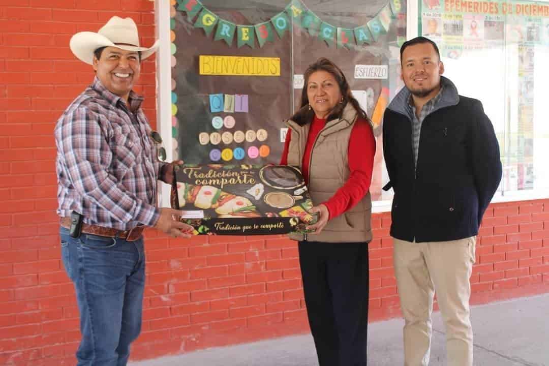 Recorre escuelas Beto Villarreal