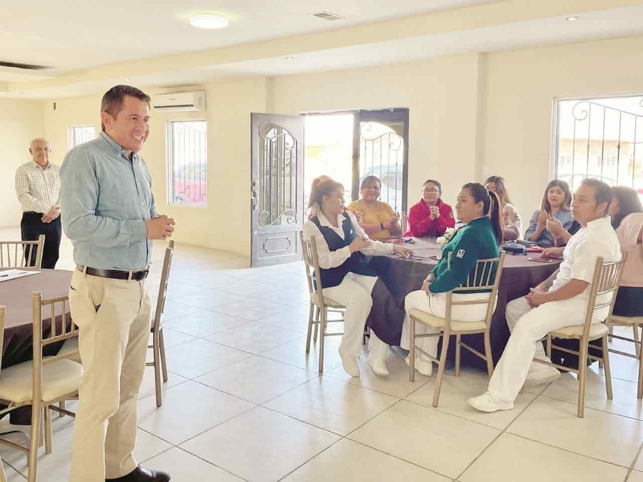 Reconoce alcalde labor de enfermería