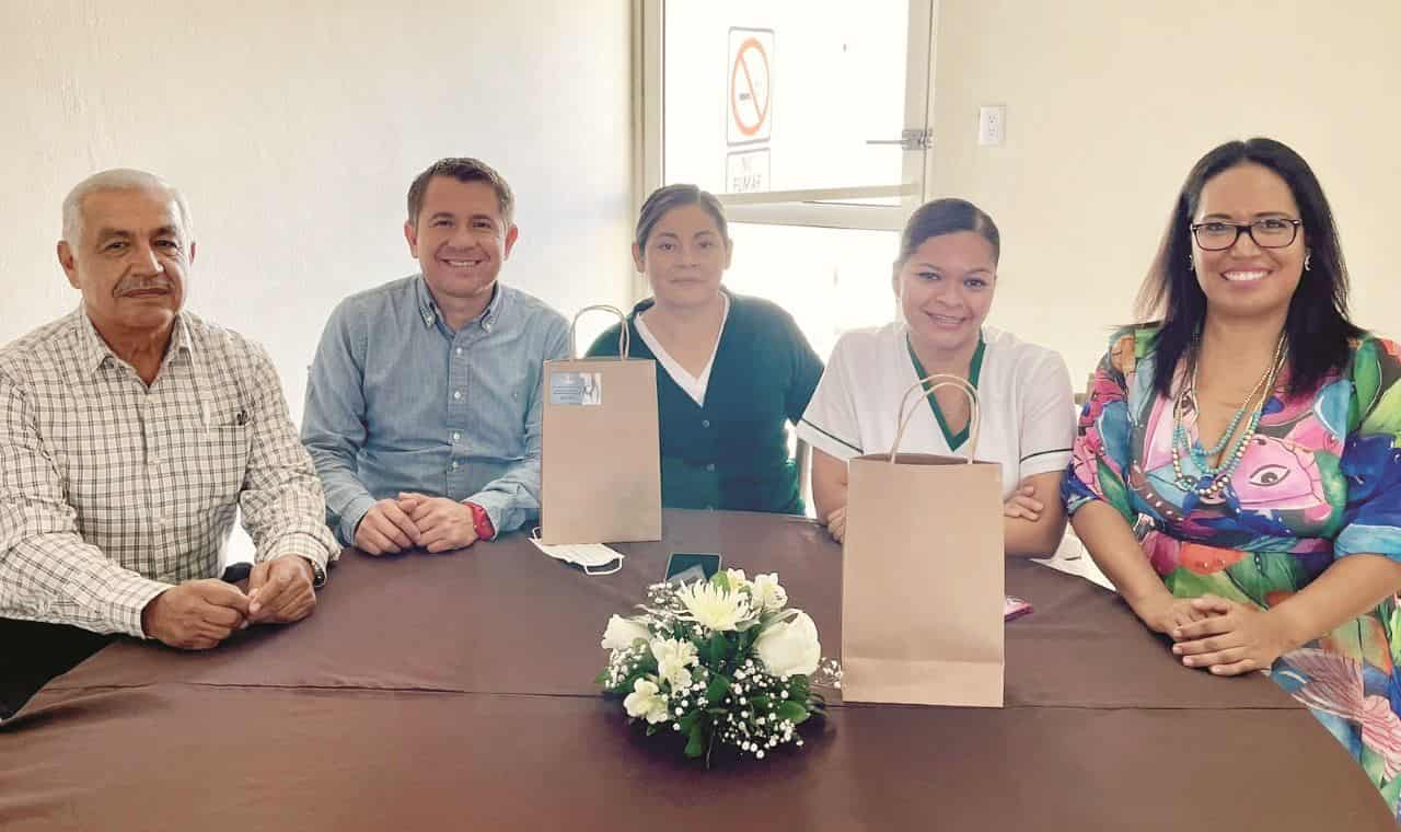 Reconoce alcalde labor de enfermería