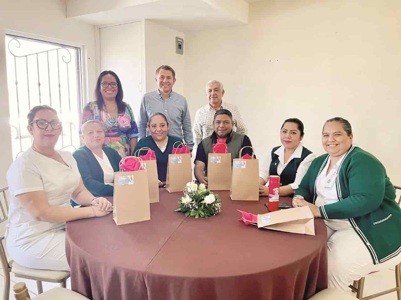 Reconoce alcalde labor de enfermería