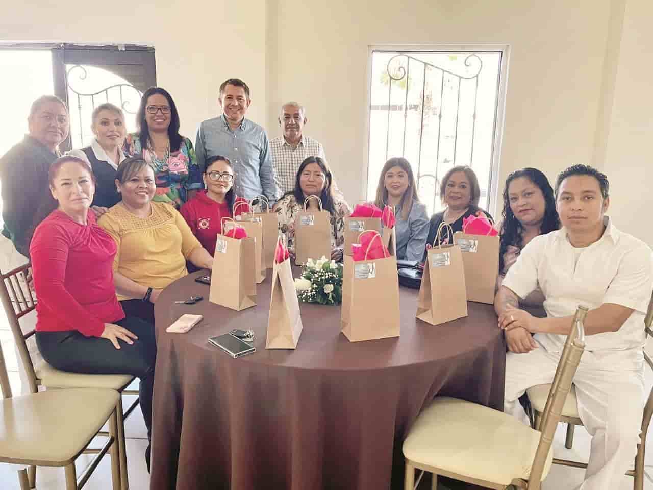 Reconoce alcalde labor de enfermería