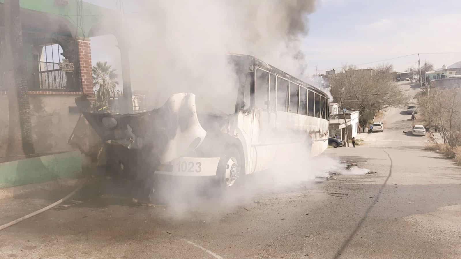 Arde camión en la Guerrero