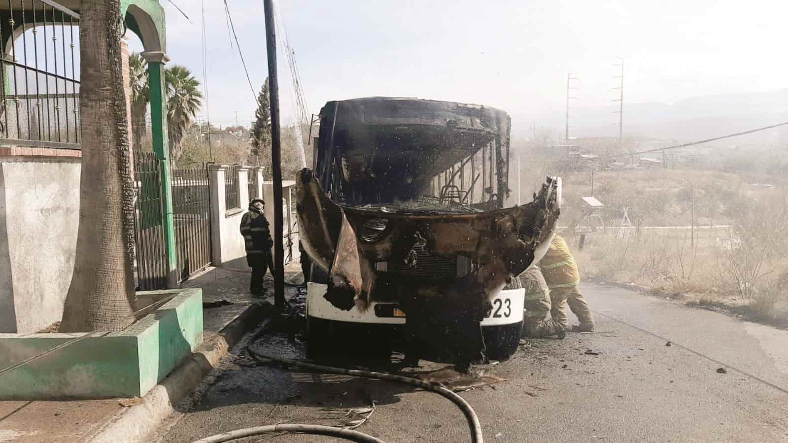 Arde camión en la Guerrero