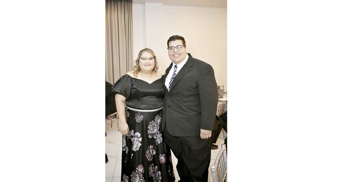 Nancy y Lui8s Mario son marido y mujer