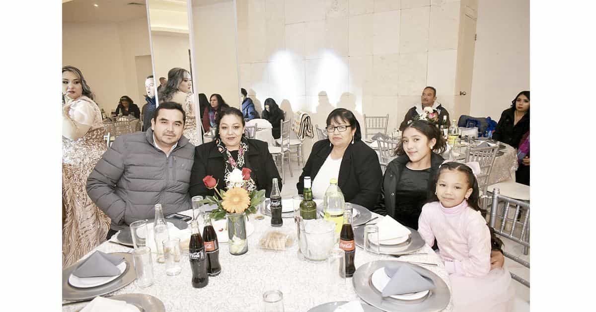 Nancy y Lui8s Mario son marido y mujer