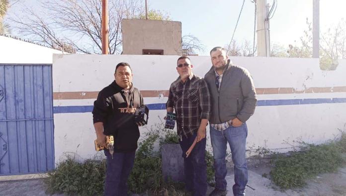Ponen cableado a la Escuela Moderna