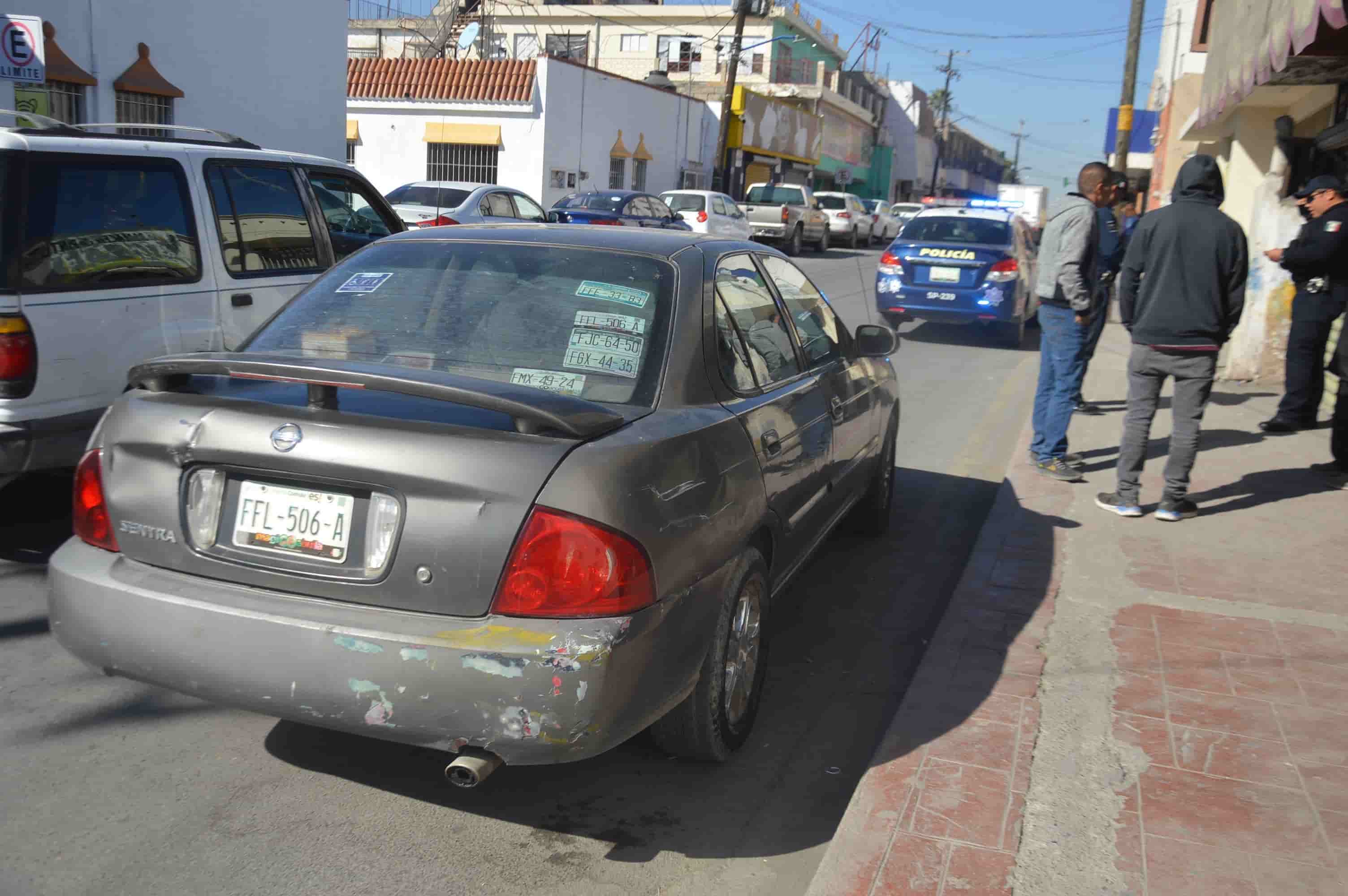 Se le ‘mete’ a camión