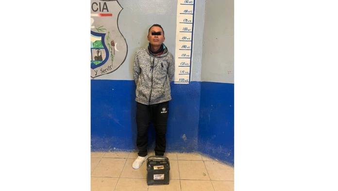 Lo ‘cachan’ robando acumulador 