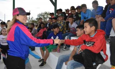 Cumple Tania Flores a deportistas de Esperanzas