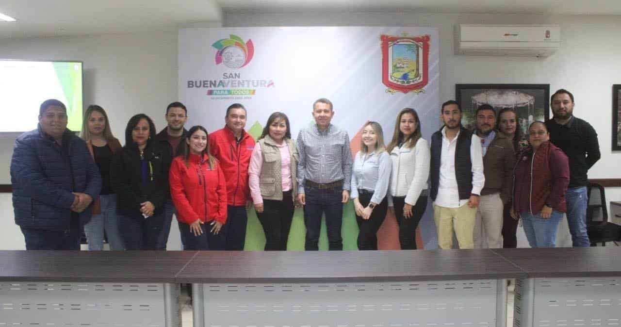 Se reúne Hugo con empresarios