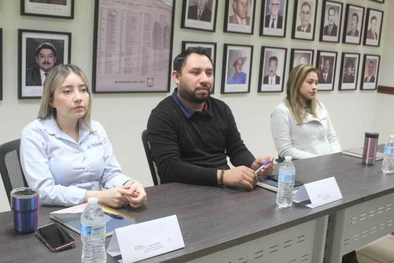 Se reúne Hugo con empresarios