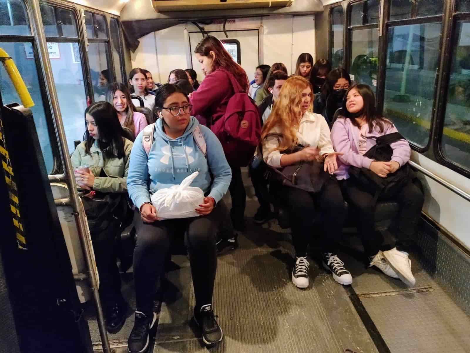 Maneja Piña FronteraBus