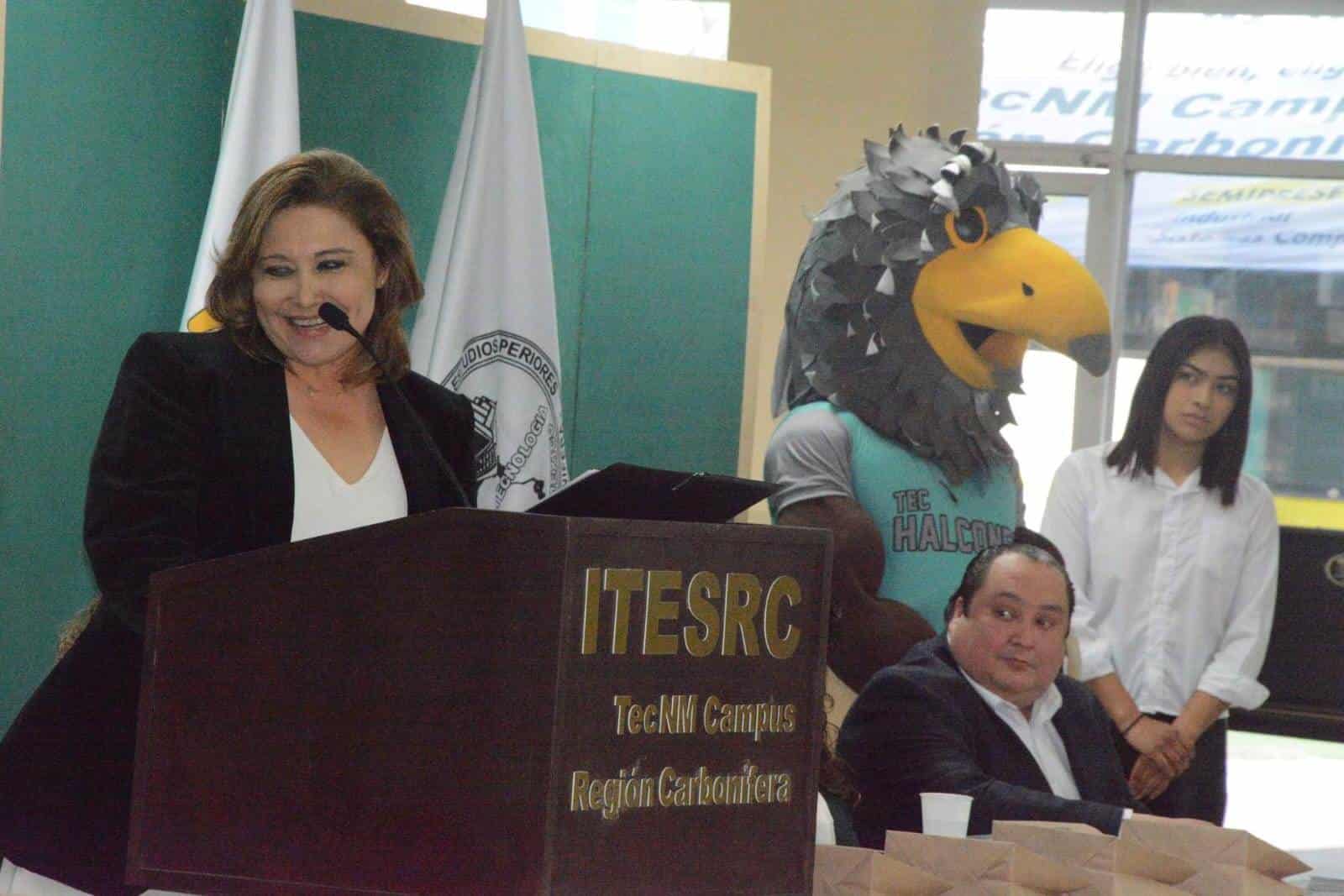 Diana Haro Martínez asistió a la presentación de las nuevas carreras y posgrados del Tecnológico Nacional de México, campus Región Carbonífera.