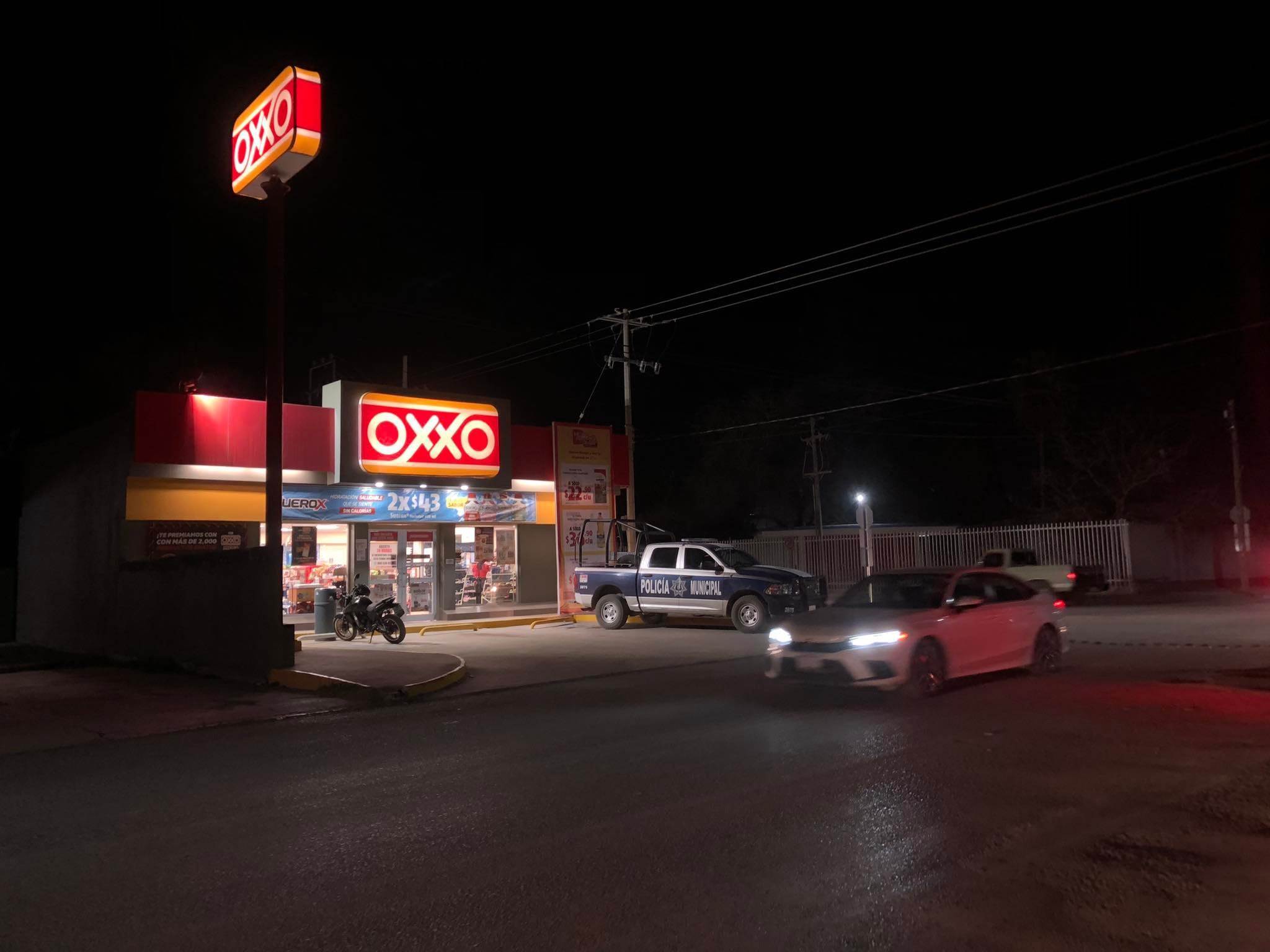 Nuevamente un OXXO es asaltado por un solitario ladrón.
