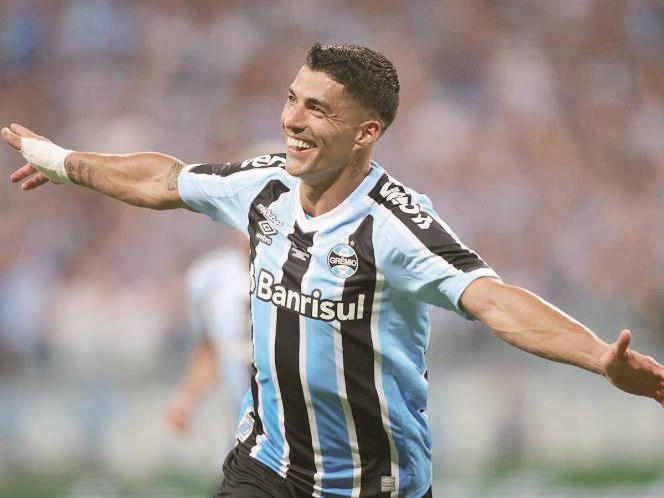 Luis Suárez debuta con hat-trick y siendo campeón en Gremio