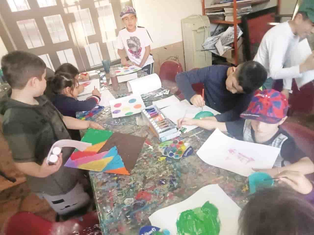 Arrancan al 100 talleres culturales