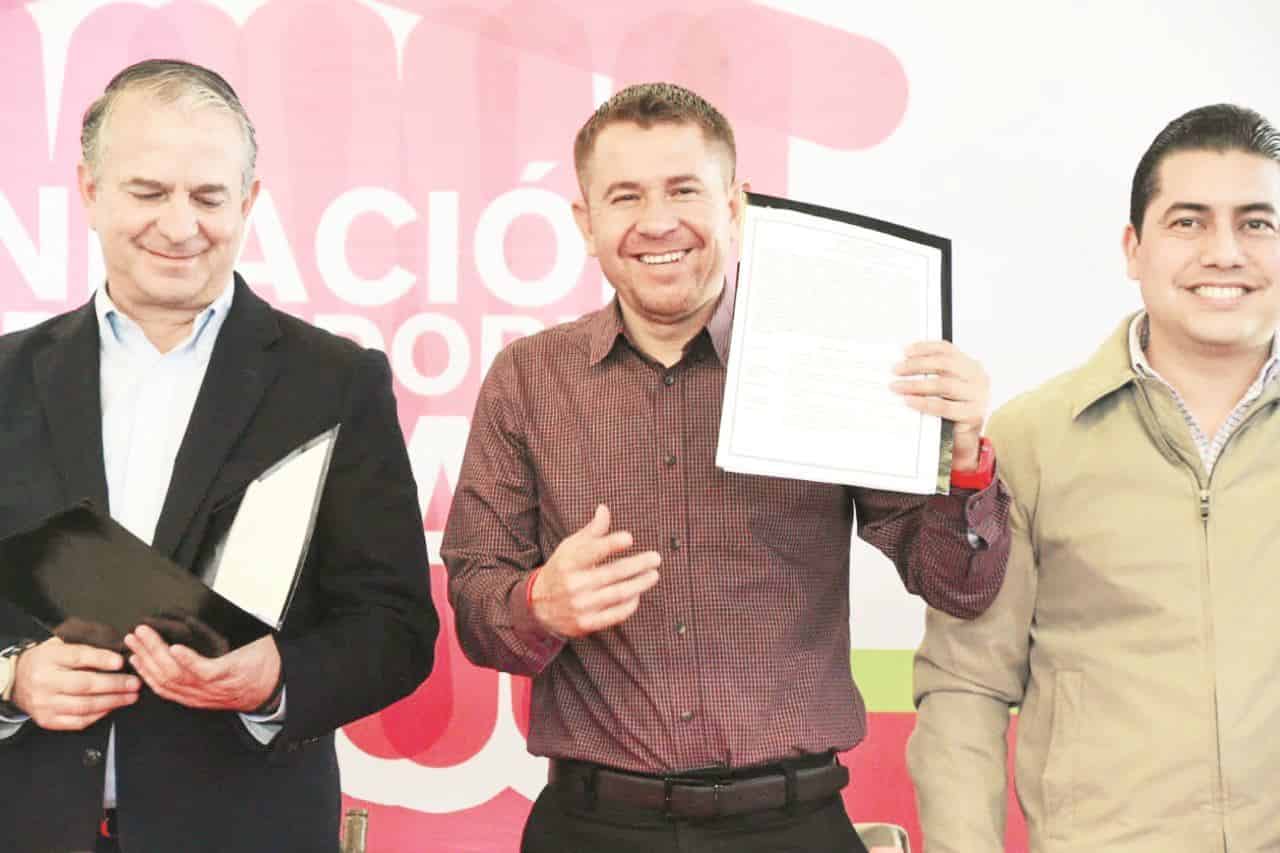 Mejoran escuela con la firma de convenio