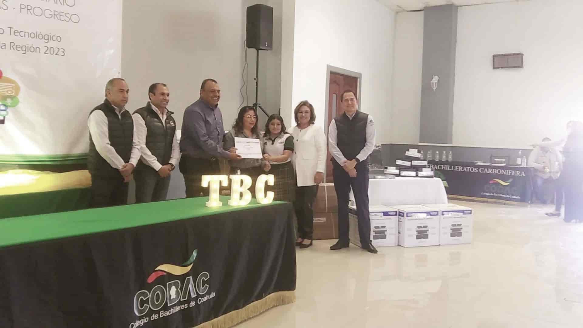 Ocupa Cobac primeros lugares en nivel académico entre subsistemas de preparatoria en el estado  señaló el director estatal del Colegio de Bachilleres de Coahuila Leonardo Jiménez.