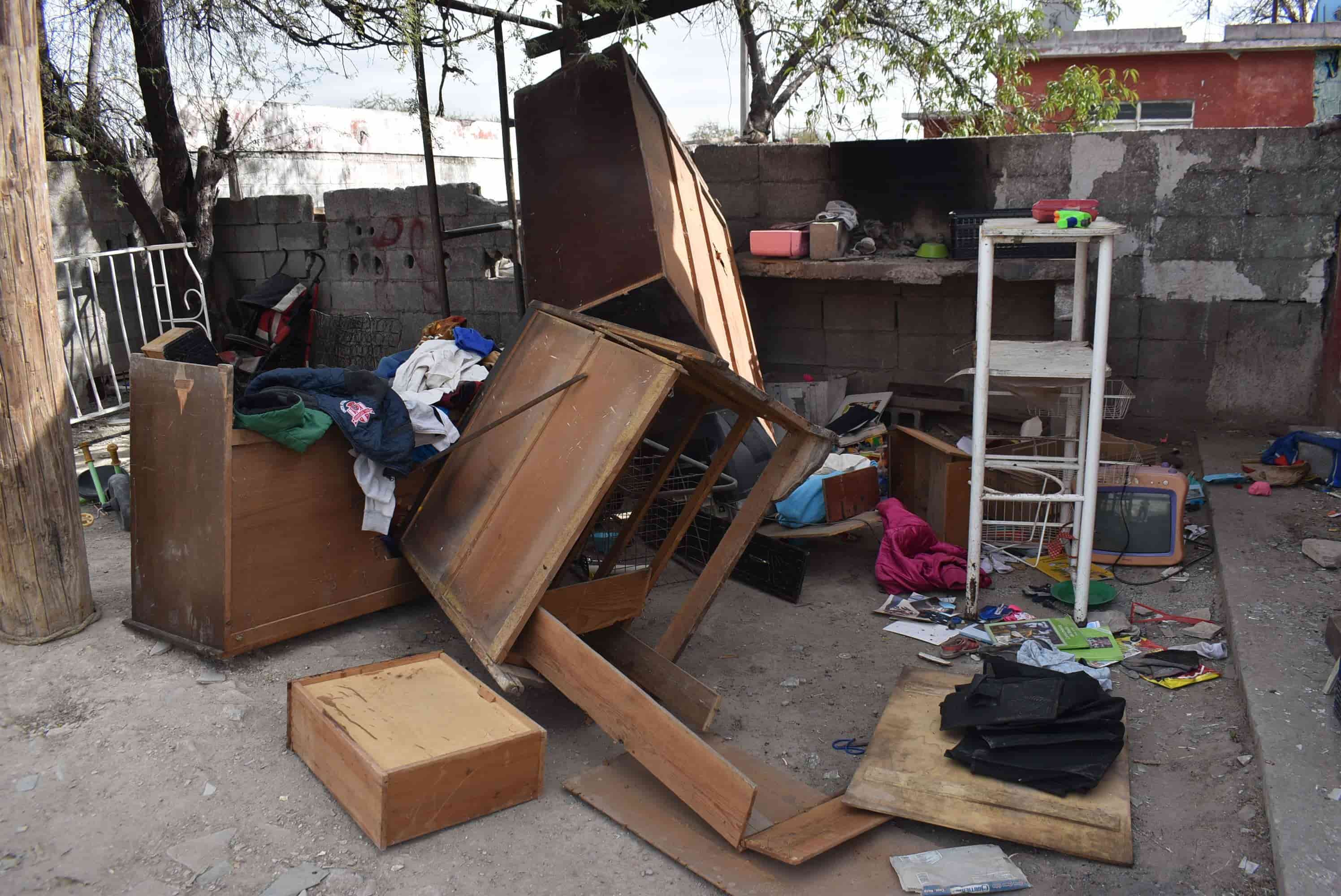 Agrede drogado a su familia