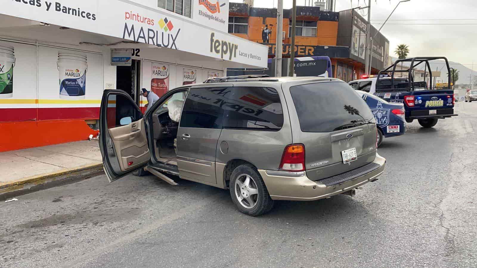 Rebota en tienda de pintura 