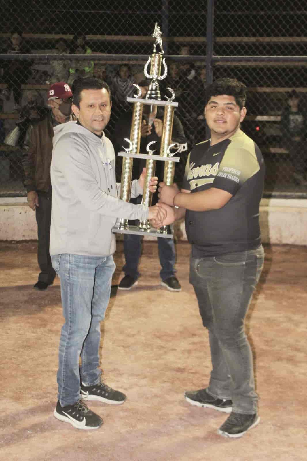 Inauguran edición 43 de softbol