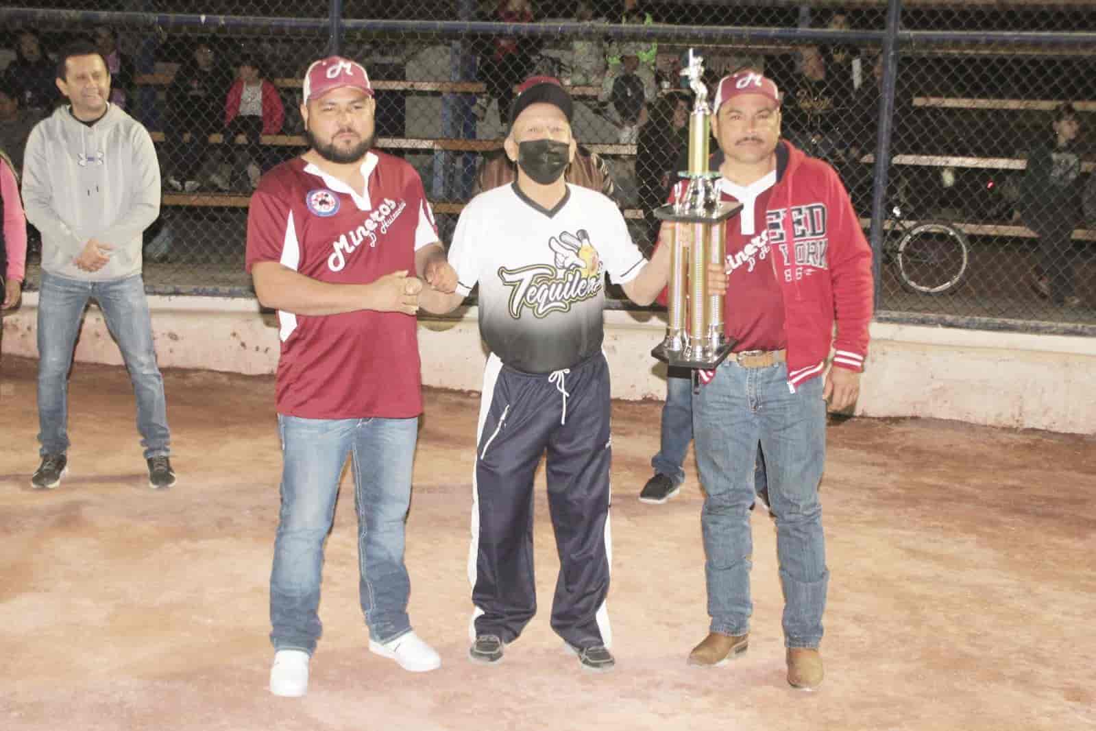 Inauguran edición 43 de softbol